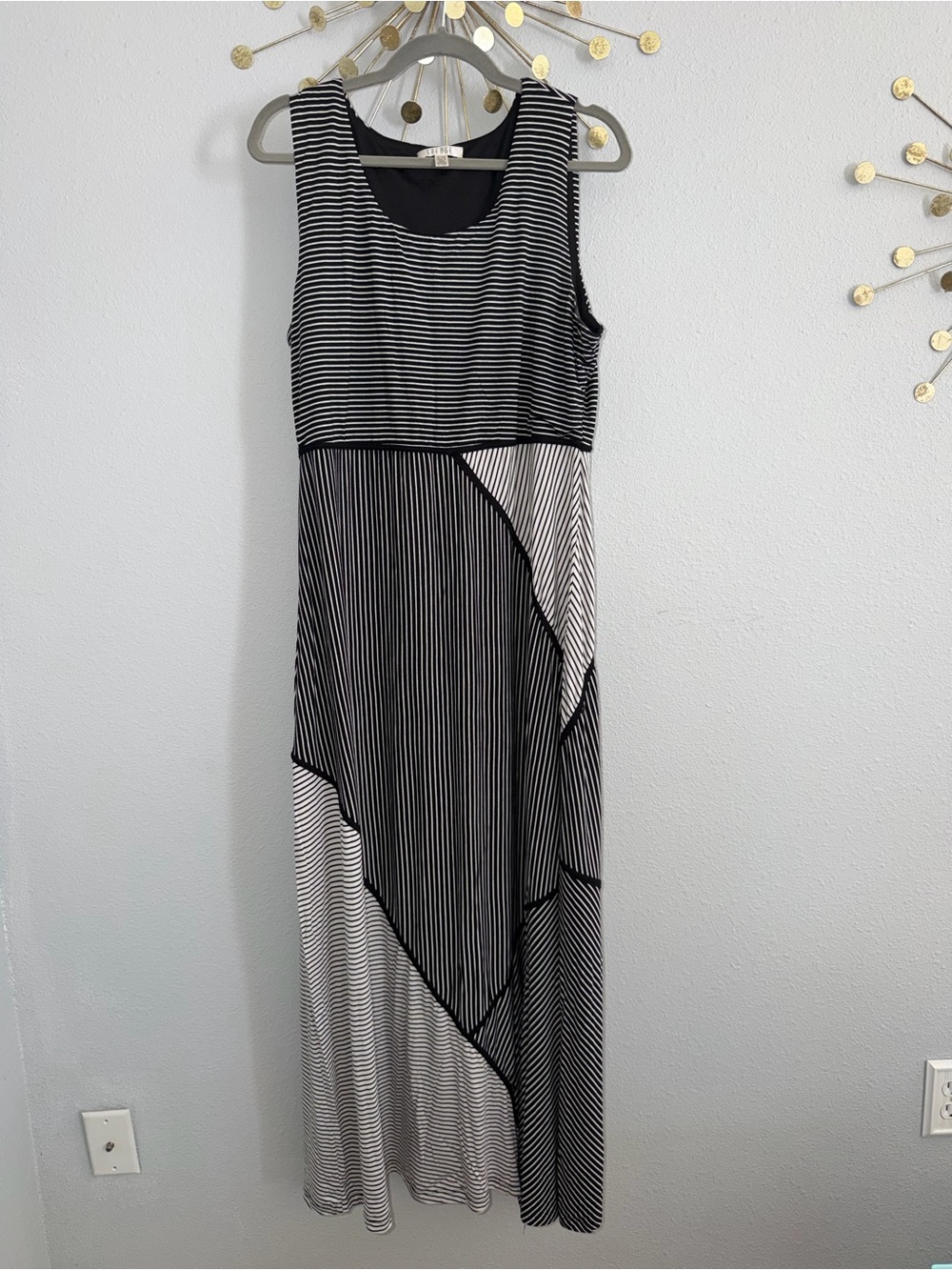 Spense Black and White Striped Sleeveless Maxi Dress